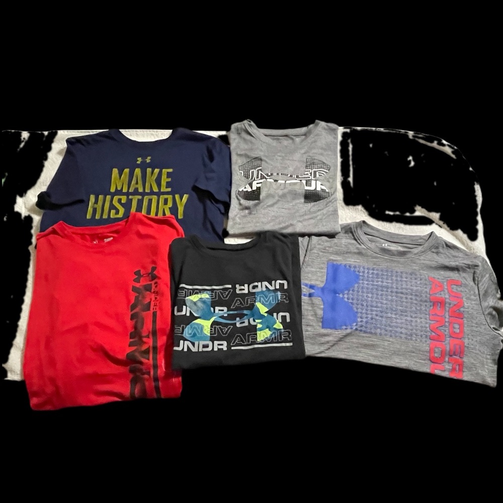 Lot of under armour shirts
